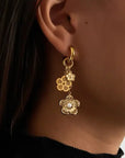Blooming beauty oorbellen goud op model-LAcollections