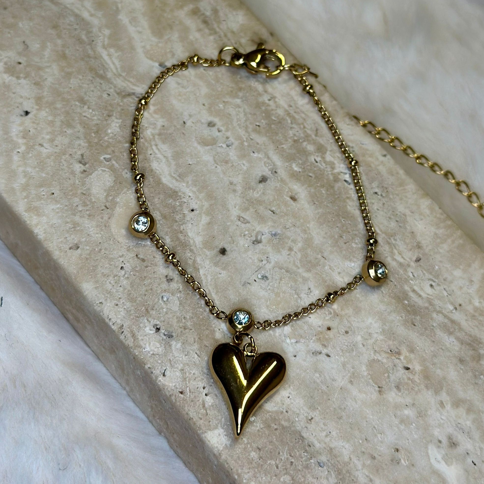 Armband-hartjesbedel-diamantjes-goud-lacollections