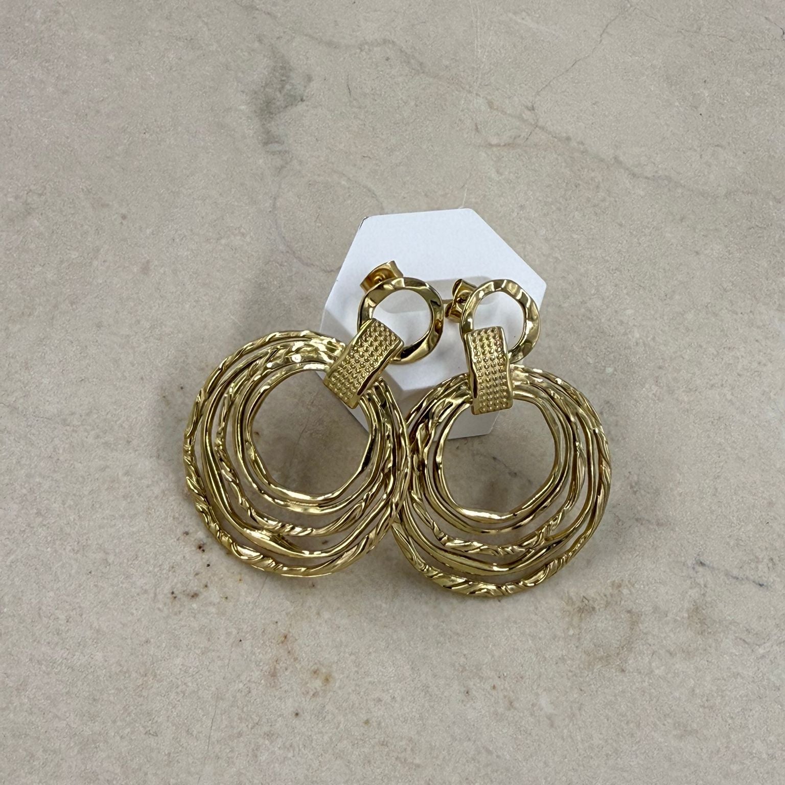 Elegante-gouden-cirkels-lacollections