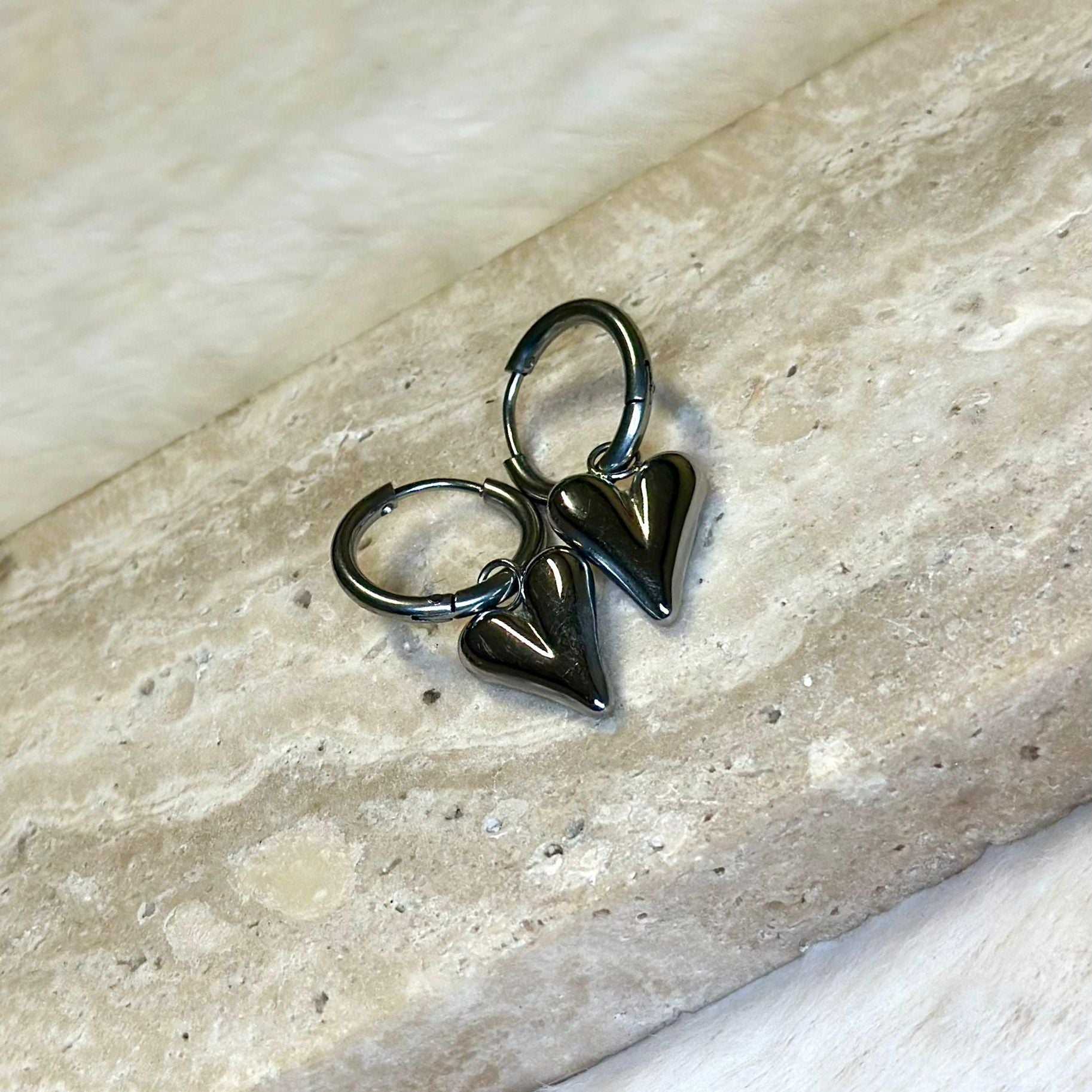 Oorbellen-hartmotief-zilver-lacollections