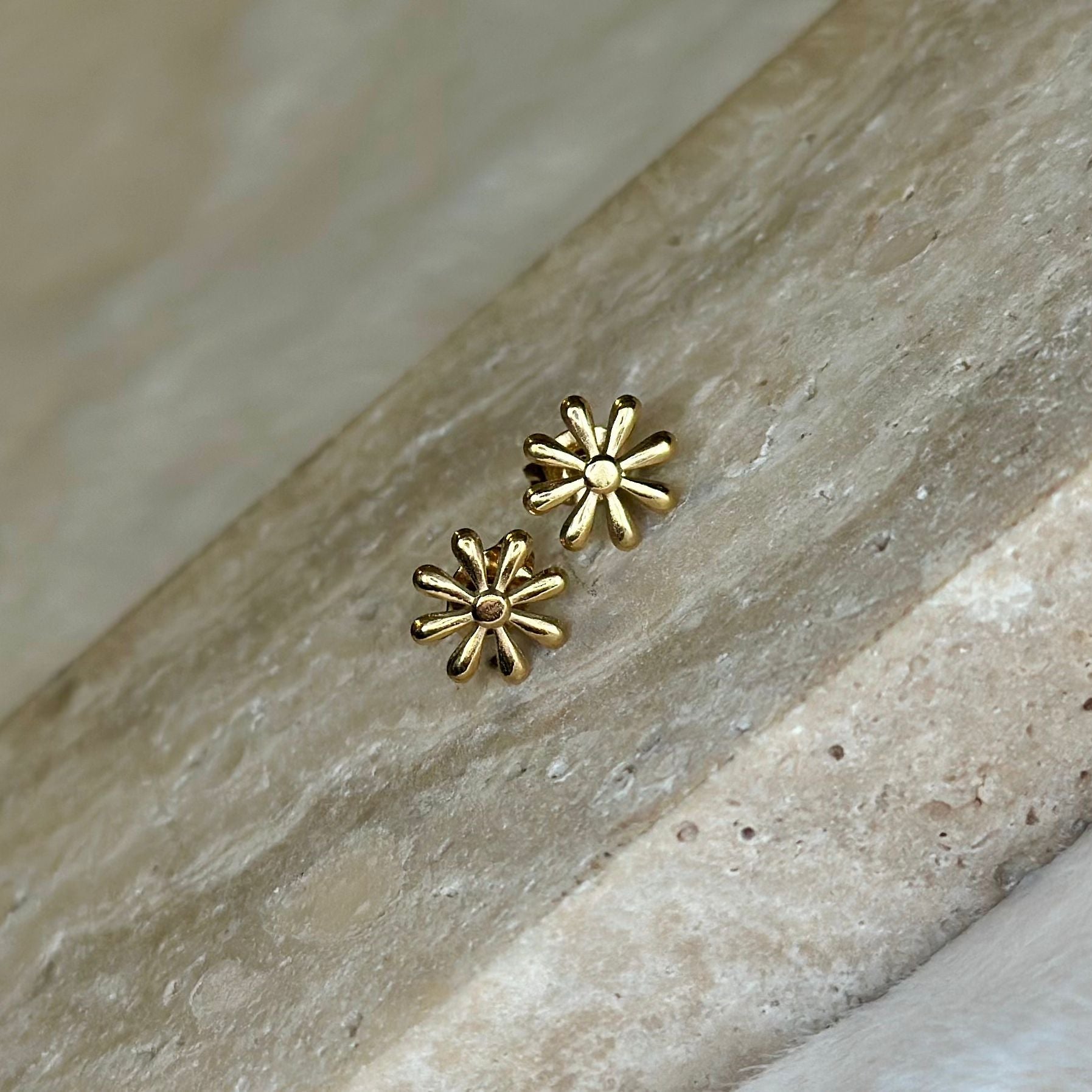 Oorbellen-kleine-bloem-lacollections