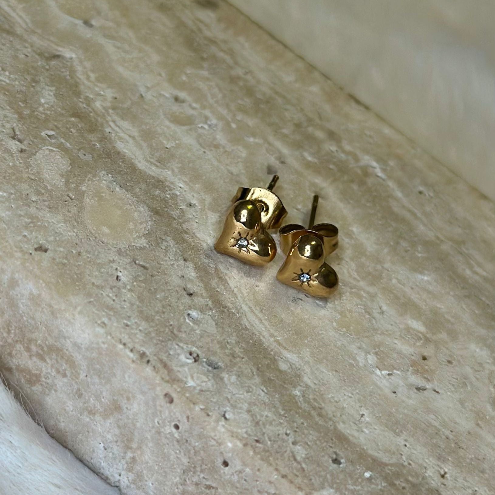 Oorbellen-minihartje-diamantjes-lacollections