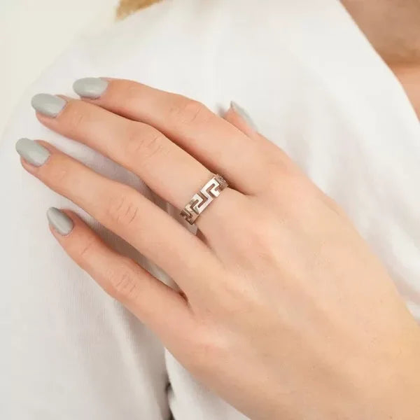 Ring met patroon zilver om vinger-LAcollections