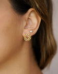 Ronde schakel oorbellen goud op model-LAcollections