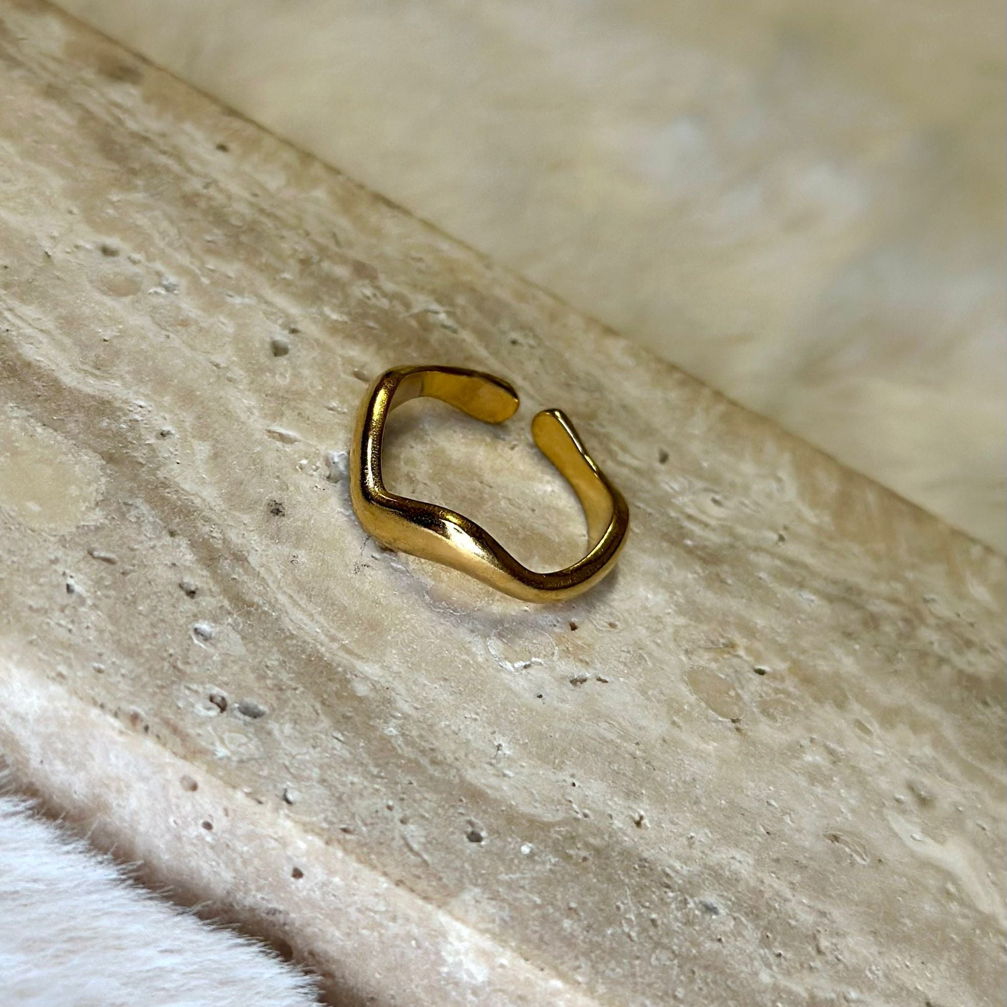 golvende-ring-goud-lacollections